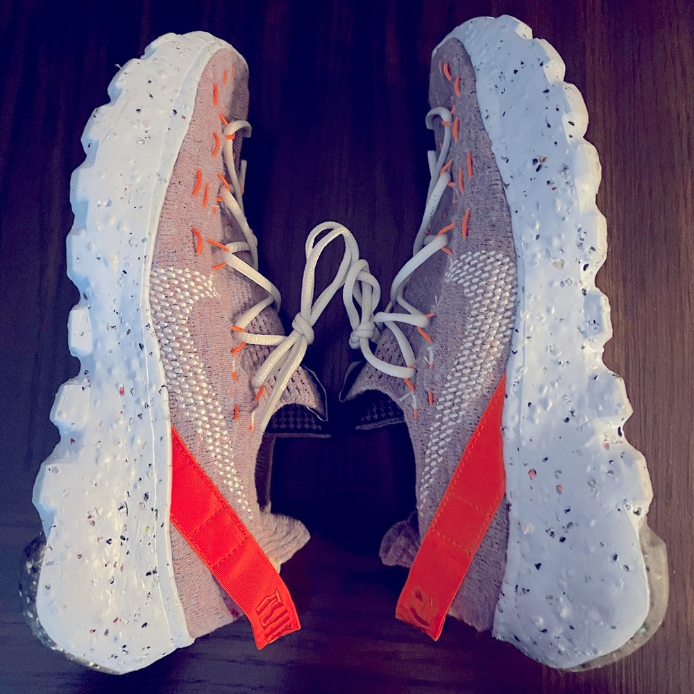NIKE Space HIPPIE 04. Orange/ photon dust. W. 8.5